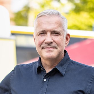 Nutzte sein Trinkgeld für pädagogisch nicht wertvolle Ausgaben: Fernsehkoch Alexander Herrmann. (Archivbild) / Foto: Matthias Balk/dpa