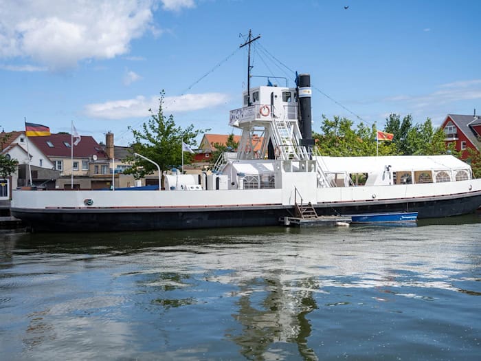 Die Eisenbahndampffähre «Stralsund» ist einzigartig, ihre Zukunft aber derzeit ungewiss. / Foto: Stefan Sauer/dpa