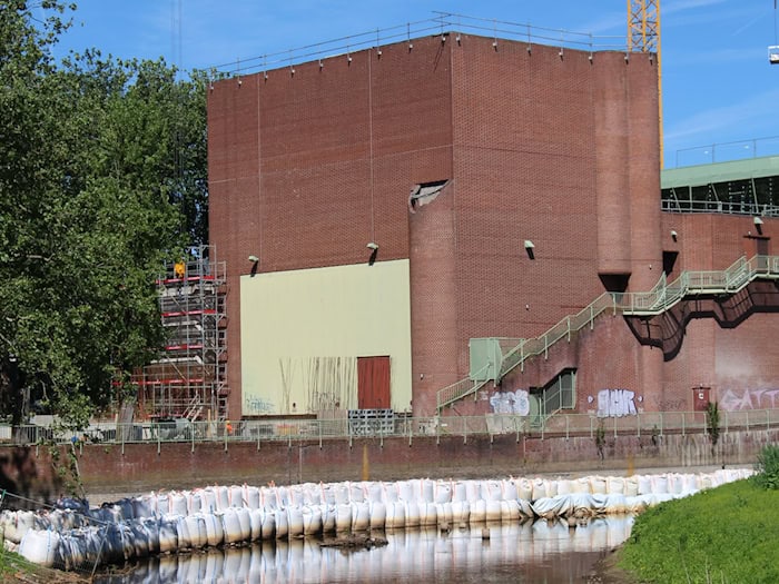 Das städtische Bühnenhaus in Bocholt wird saniert und erweitert. (Archivbild)  / Foto: Volker Danisch/dpa