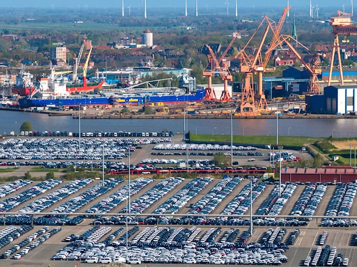 Die Krise der Autoindustrie und Probleme beim Export drücken auf die Stimmung in der Wirtschaft. (Archivbild) / Foto: Sina Schuldt/dpa