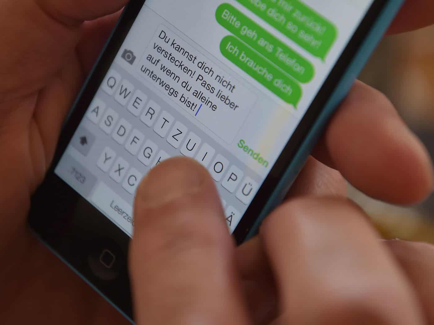 Das Landeskriminalamt Niedersachsen macht einen Trend beim Stalking aus: Die Täter setzen immer stärker auf digitale Spionage. (Symbolbild) / Foto: Angelika Warmuth/dpa