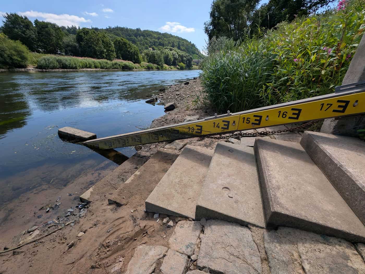 Niedrigwasser: Abschnitte der Oberweser wegen Edertalsperre unbefahrbar