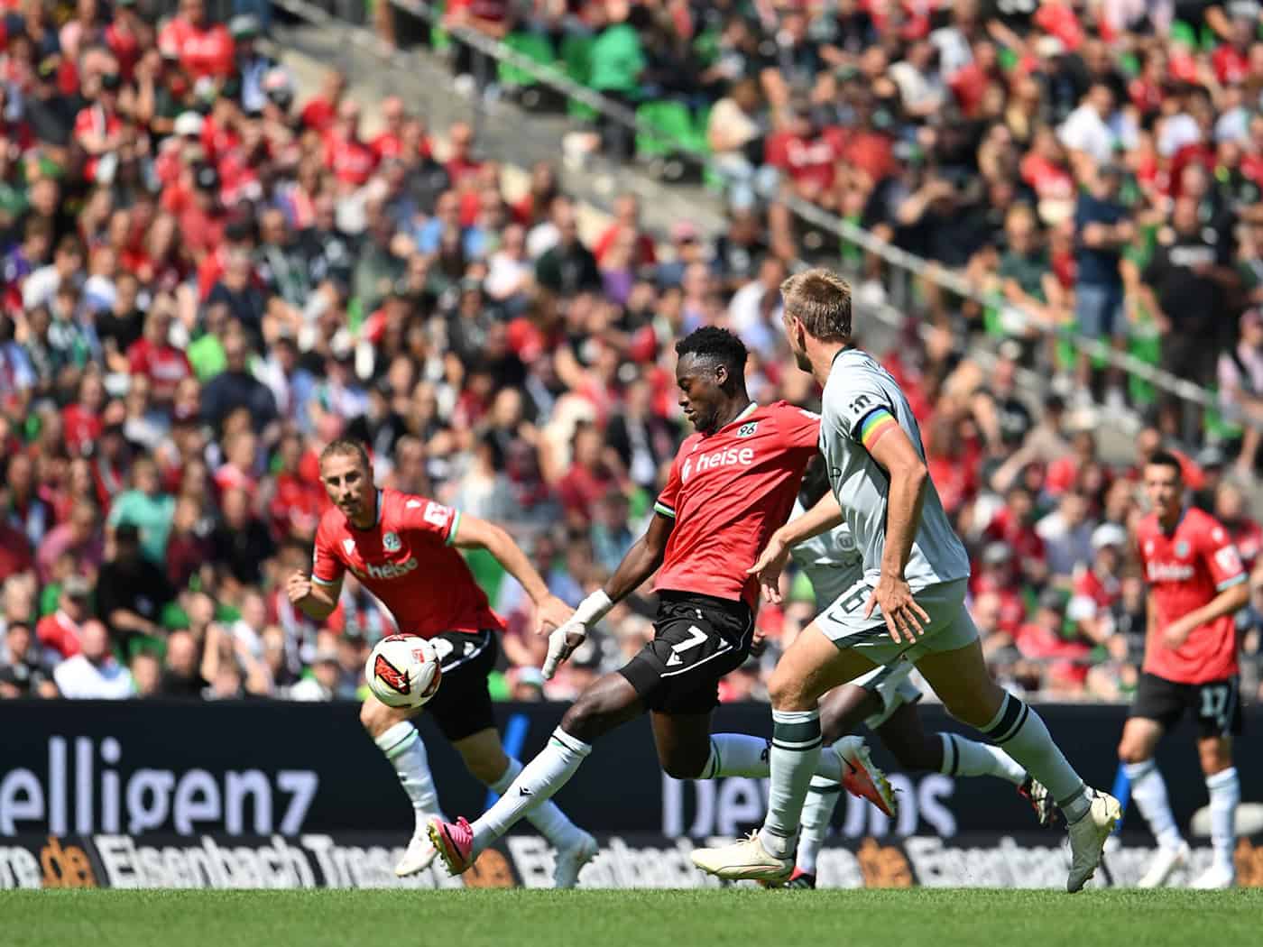 1:0 beim Nachbarn: Wolfsburg schafft ersten Zweitliga-Sieg