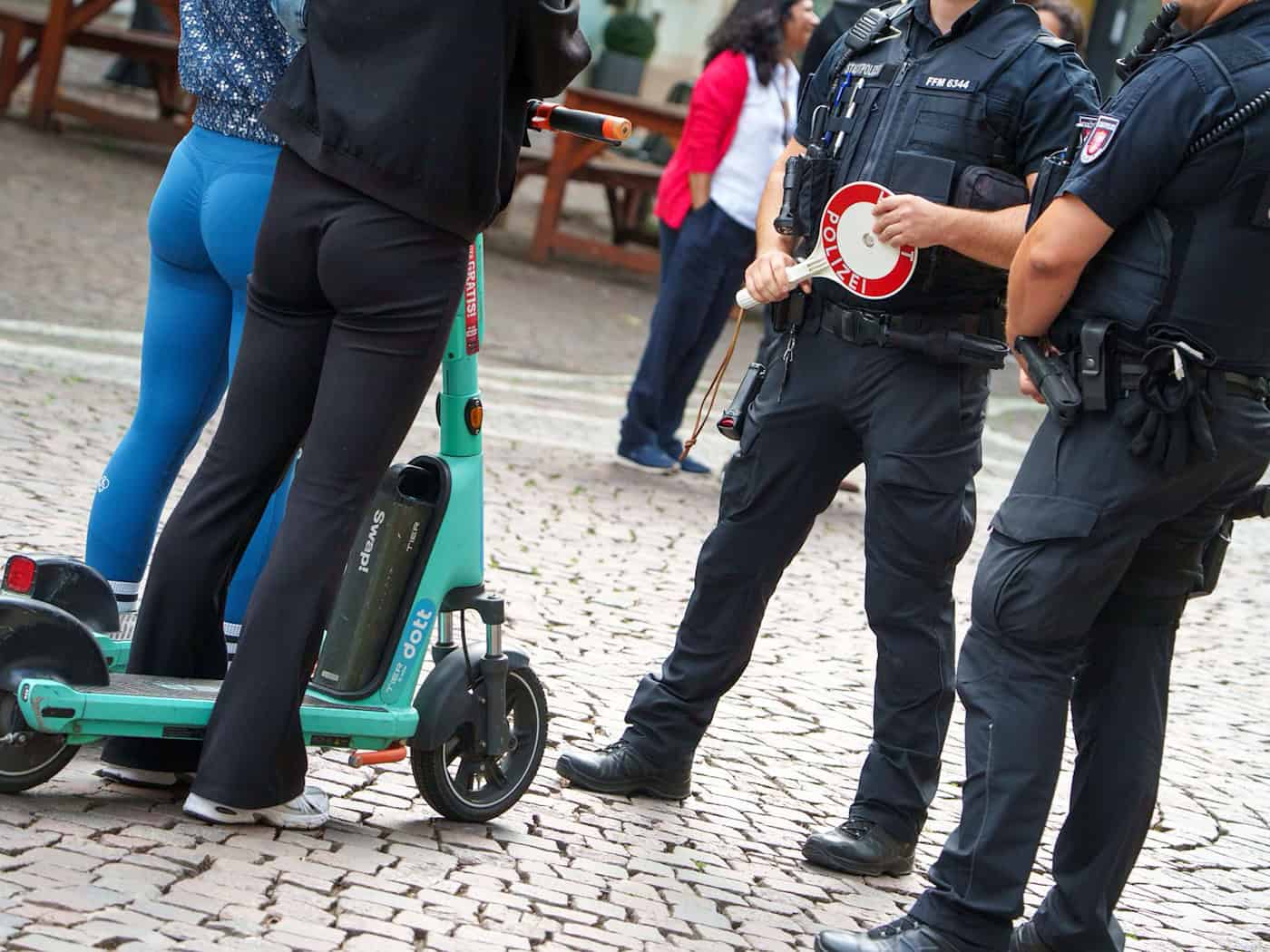14-Jähriger flieht mit E-Scooter vor Kontrolle - vergeblich