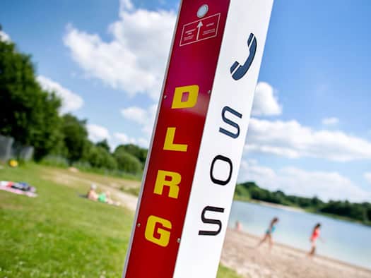 22-Jähriger stirbt in Badesee