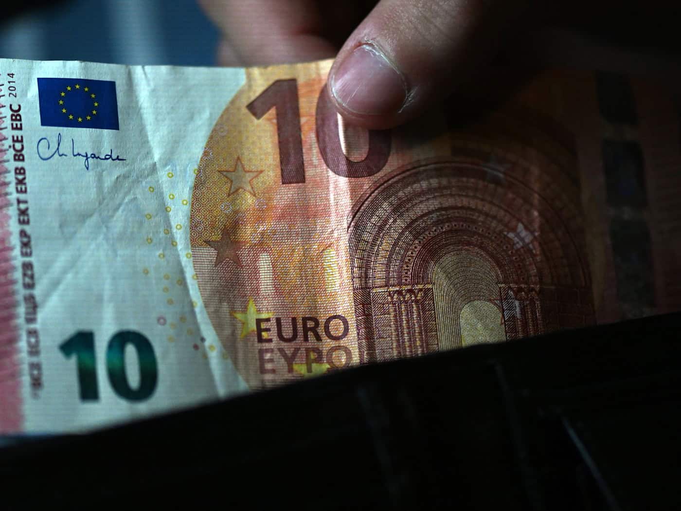 Banküberfall mit zehn Euro Beute - Prozess beginnt