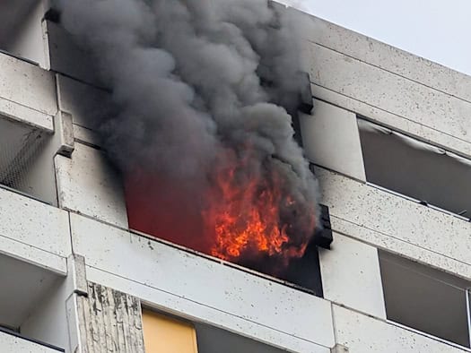 Brand in Göttinger Wohnkomplex – mehrere Verletzte