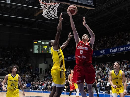 Basketball Löwen Braunschweig verpflichten schwedischen Center Zaba Bangala
