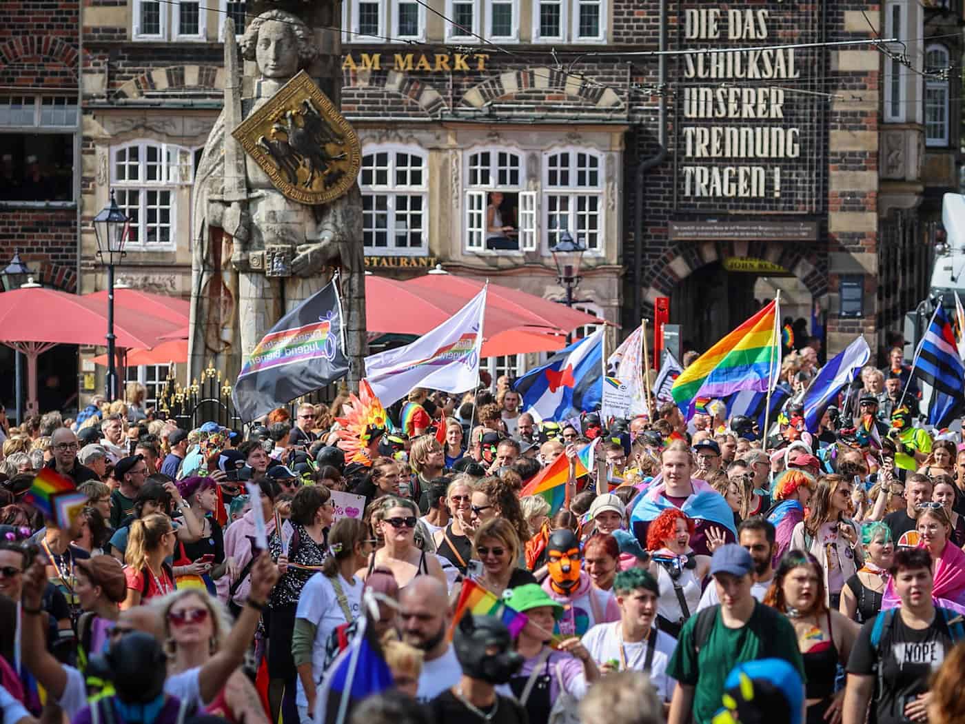 CSD in Bremen – 30.000 Menschen und viel Polizei