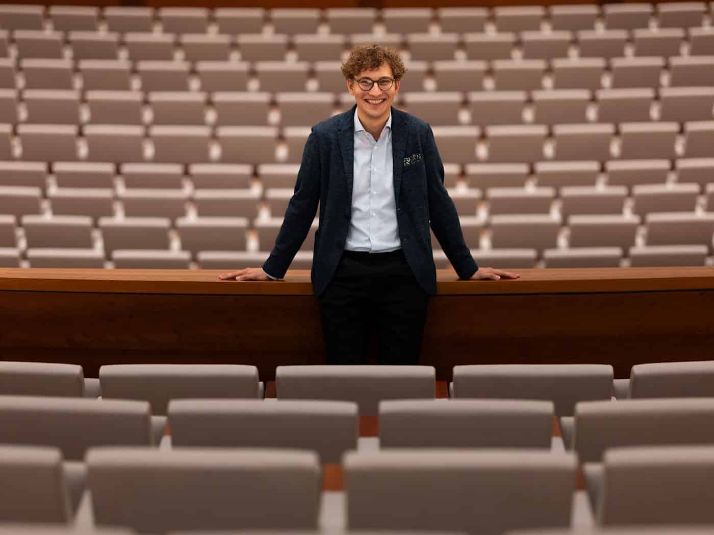 Bochum: Aurel Dawidiuk wird jüngster Generalmusikdirektor – Antrittskonzert am Klavier