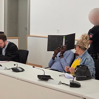 Demenzkranke Frau vergewaltigt? - Pfleger vor Gericht