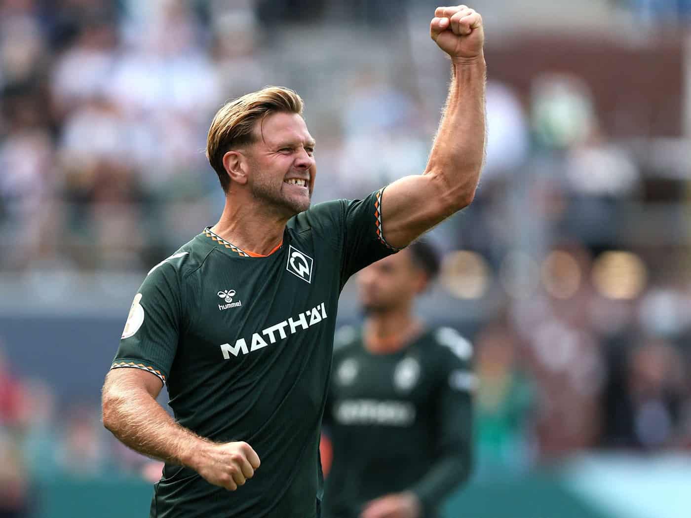 Füllkrug trifft: Werder zieht in zweite Pokal-Runde ein