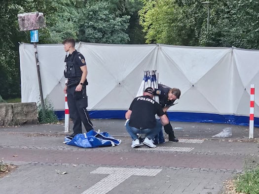 Fußgänger stirbt nach Schlägen – Verdächtiger ermittelt