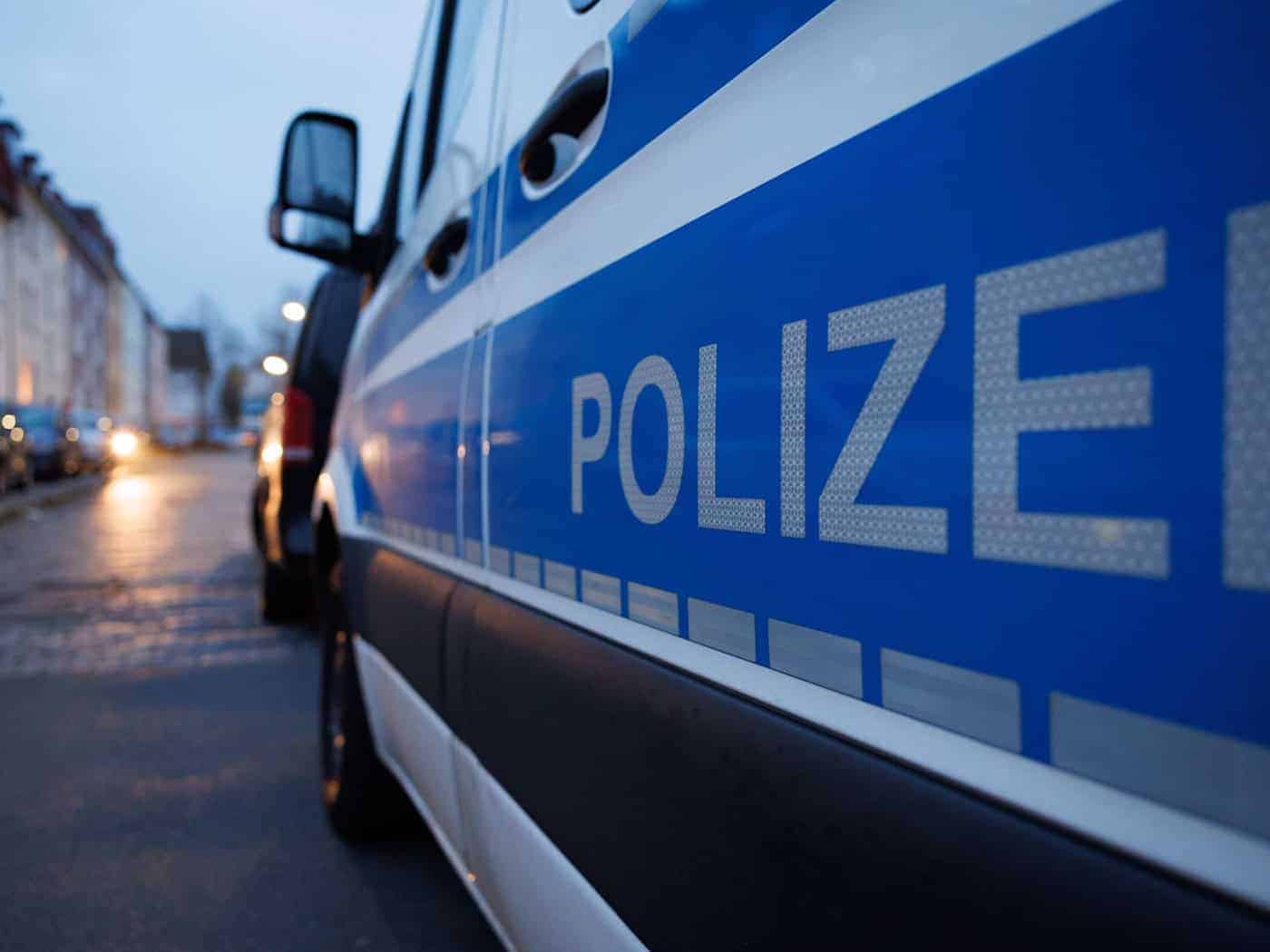 Großeinsatz: Freier bedroht Escortdame mit Softairwaffe