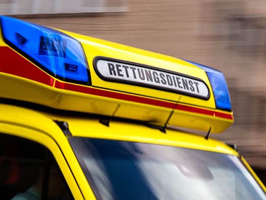Kind wird von Auto erfasst und schwer verletzt