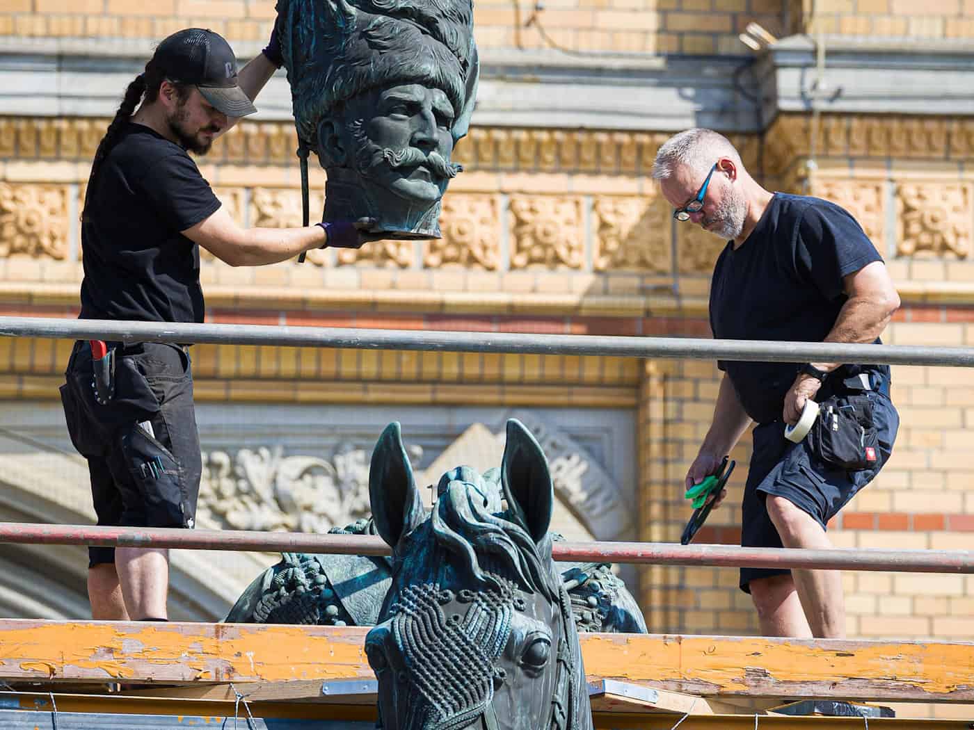 Ernst-August-Denkmal in Hannover nach Restaurierung wieder komplett