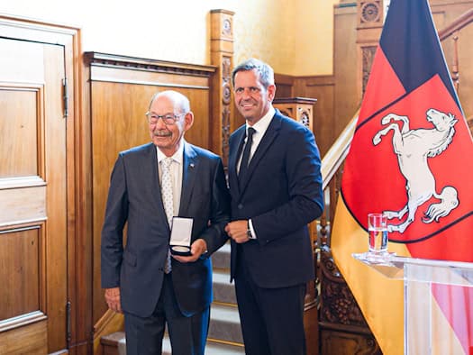 Niedersachsen ehrt Michael Fürst mit Landesmedaille in Hannover