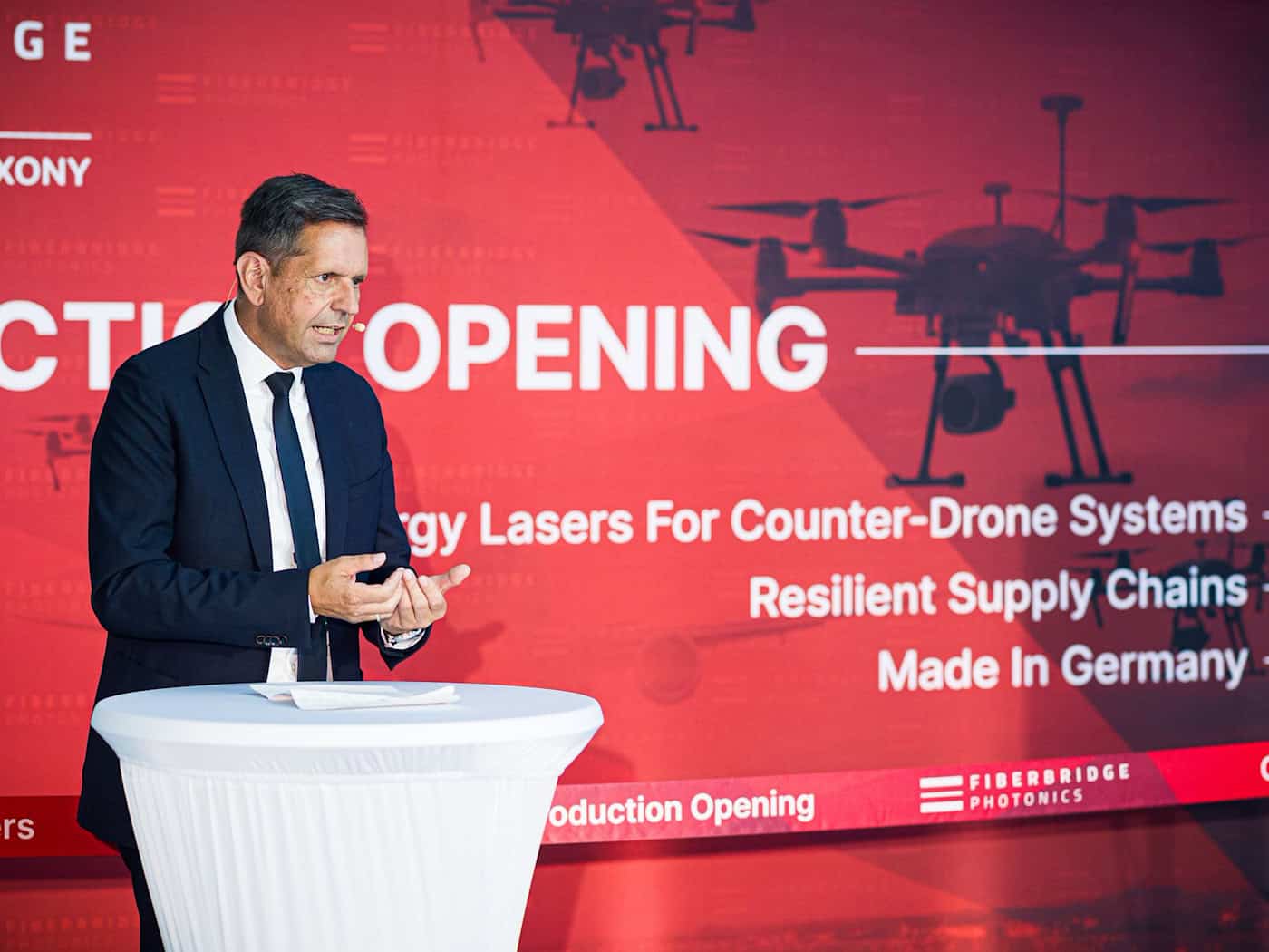 Hannover: FiberBridge Photonics produziert Hochleistungslaser zur Drohnenabwehr
