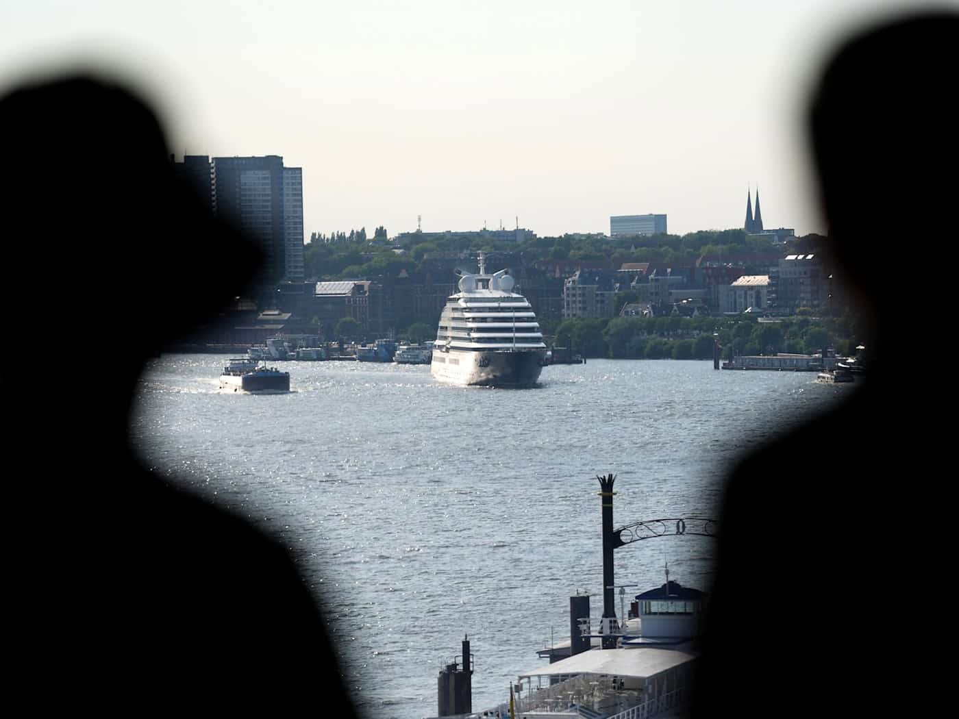 Luxus-Schiff «Scenic Eclipse II» zu Gast in Hamburg