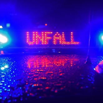 Motorradunfall: 24-Jähriger fliegt 20 Meter durch die Luft