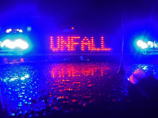 Motorradunfall: 24-Jähriger fliegt 20 Meter durch die Luft