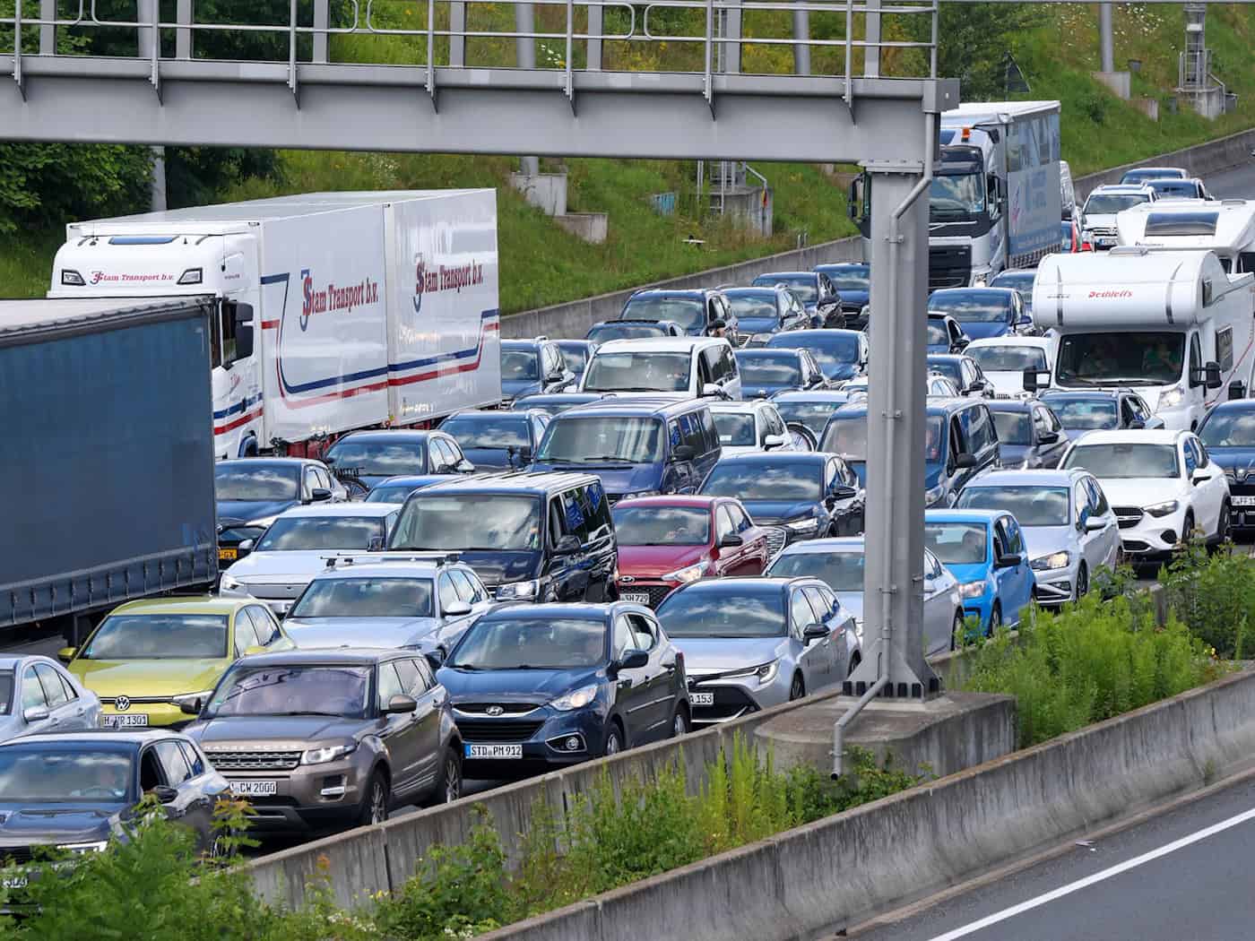 Staus zum Ferienende auf Autobahnen in Norddeutschland