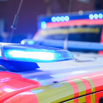 Traktor überschlägt sich bei Unfall - Kind schwer verletzt