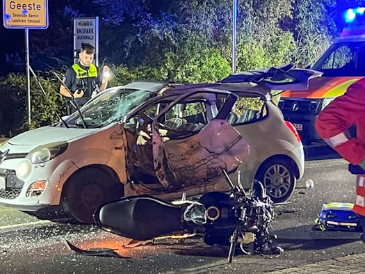 Von Auto erfasst: Motorradfahrer stirbt im Emsland