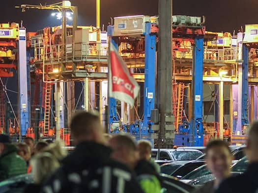 Warnstreiks in sechs Seehäfen beendet – Verhandlungen in Hamburg gehen weiter