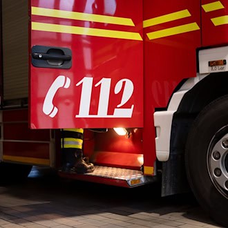 Zwei Verletzte bei Brand in Mehrfamilienhaus