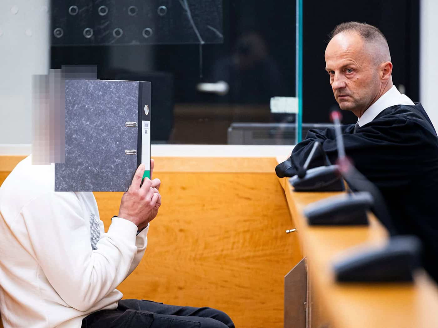 Betäubt, missbraucht, gefilmt? Mann in 103 Fällen angeklagt