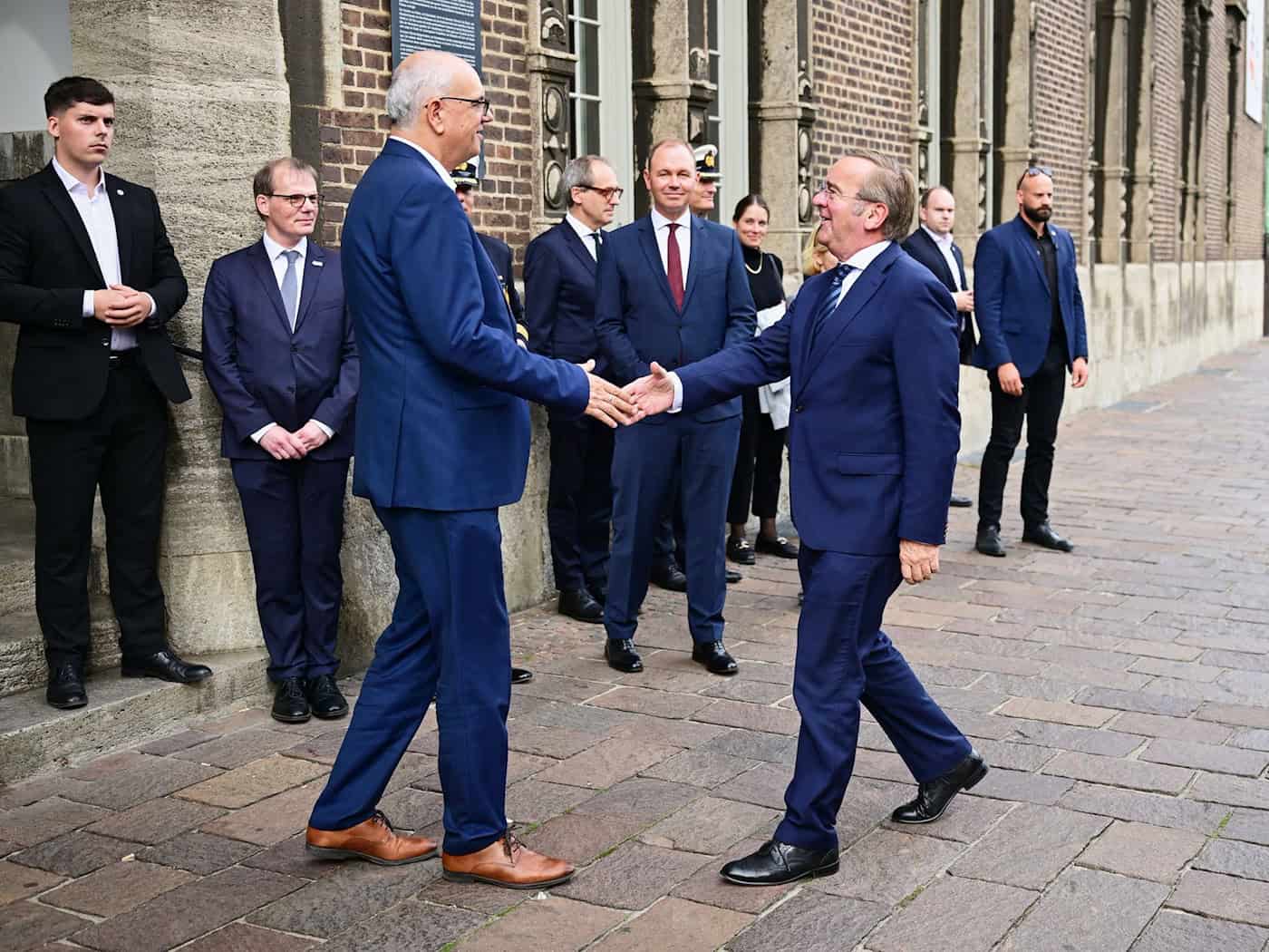 «Größte Investition» - Milliarden für Nato-Drehscheibe