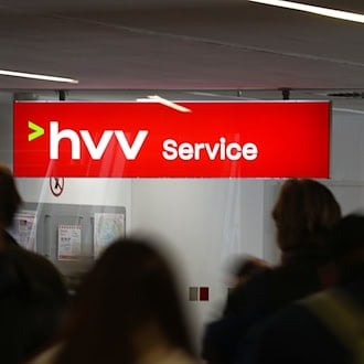 Hamburg: HVV erhebt ab 1. Januar 2027 Servicepauschale von 19 Euro für Schülerticket