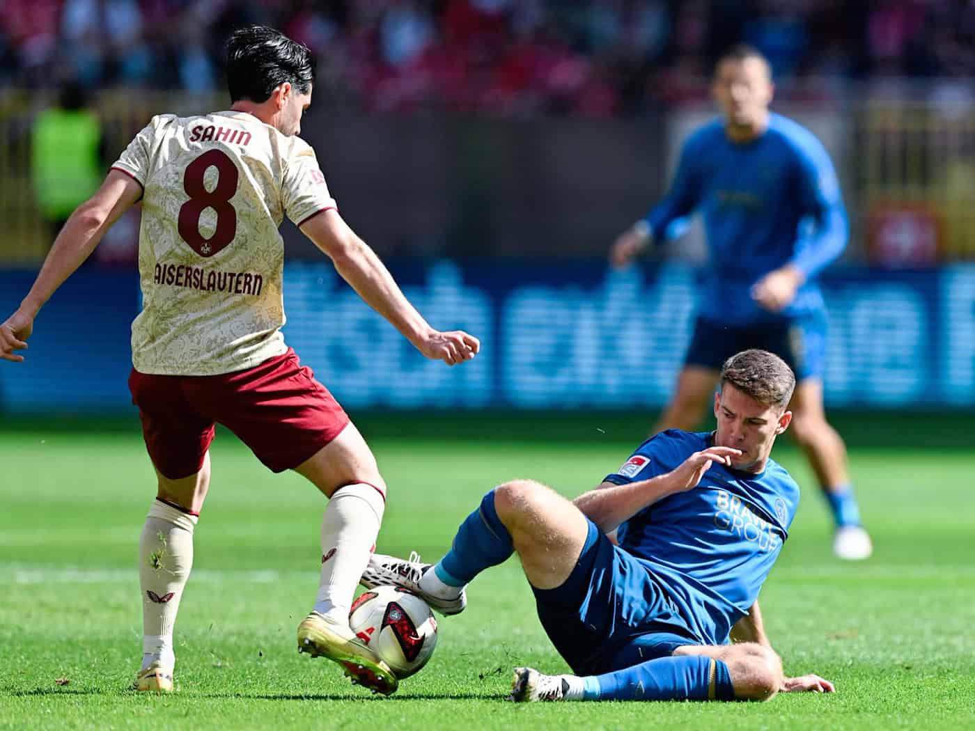Kaiserslautern bezwingt Braunschweig 1:0 – Yardimci trifft im Fritz-Walter-Stadion