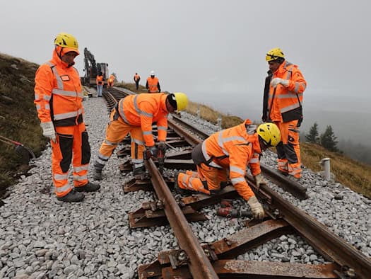 Harzer Schmalspurbahnen erneuern rund einen Kilometer Strecke am Brocken