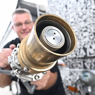 Hersteller und Energiekonzerne fordern Ausbau der Wasserstoff-Infrastruktur für Lkw in Deutschland bis 2030