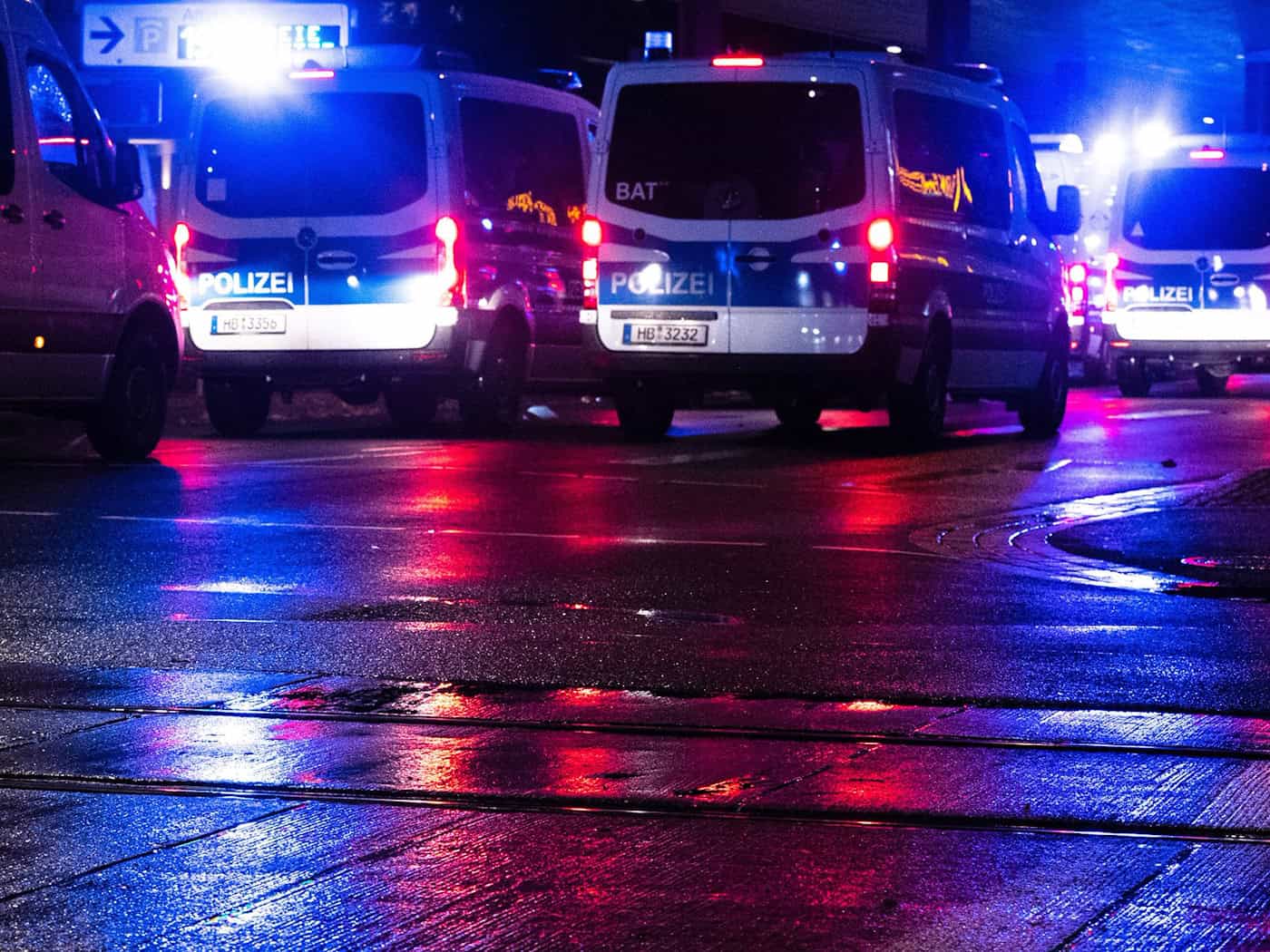 Ladendieb versteckt sich bei Einbruch nachts auf Toilette