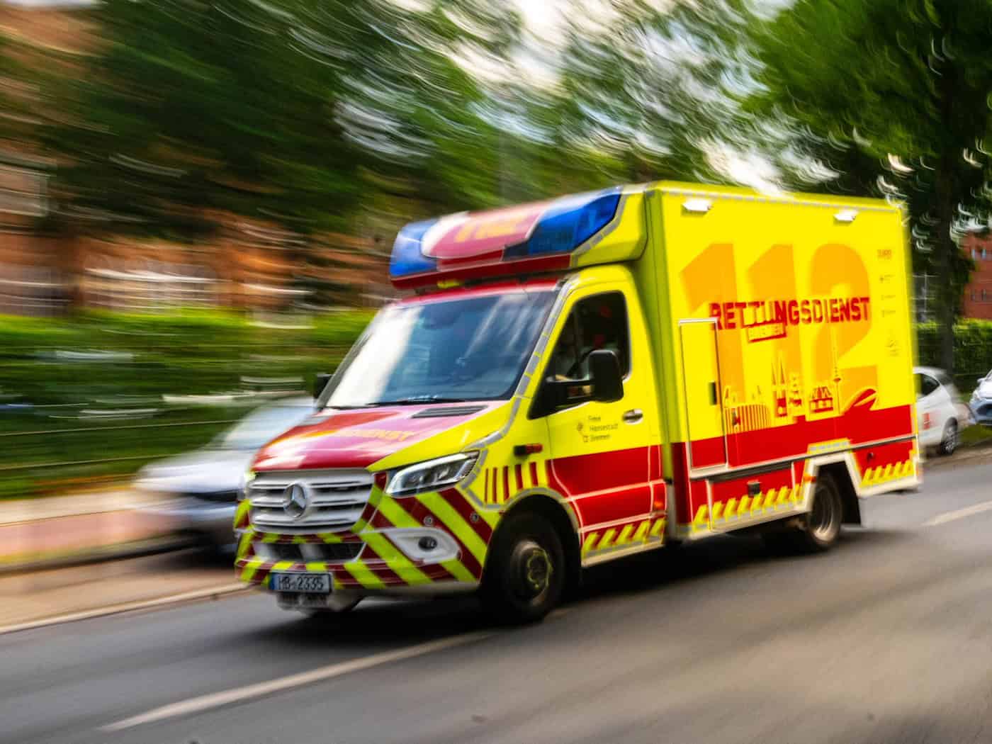 Mann greift Radfahrerin an - Frau stirbt