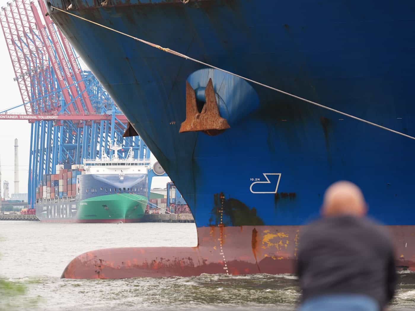 Regierung prüft Cosco-Übernahme des Hamburger Spediteurs Konrad Zippel wegen Sicherheitsbedenken