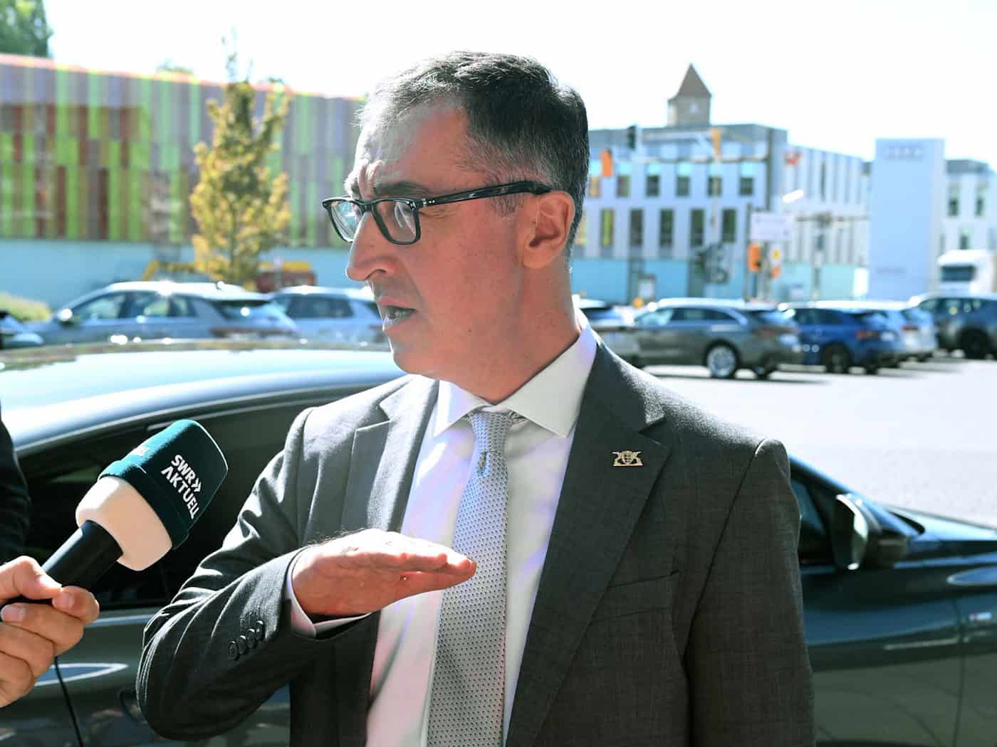 Baden-Württemberg: Özdemir sagt Neckarsulm wirtschaftlich mit Wolfsburg vergleichbar