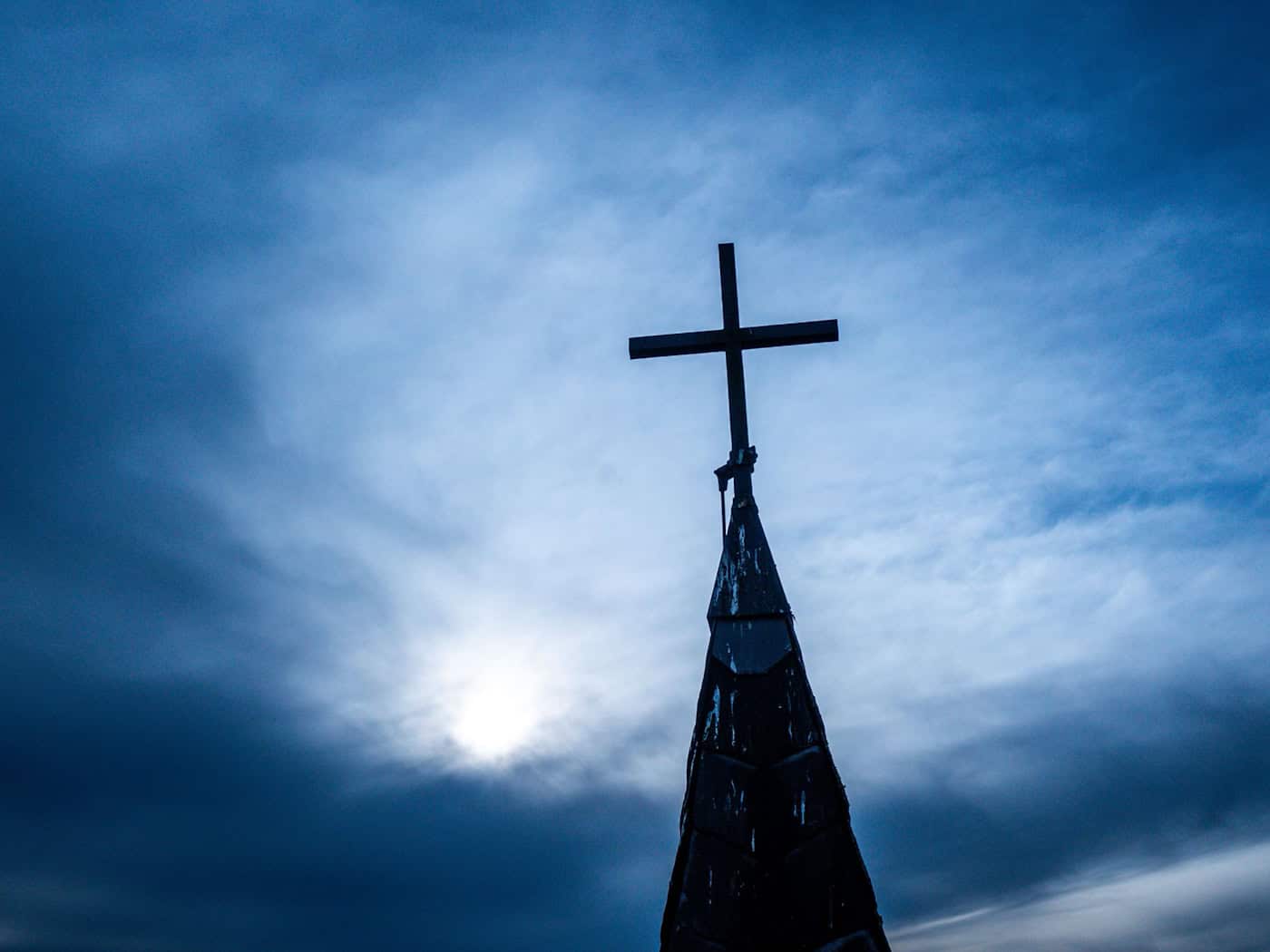 Pornografische Inhalte? Kirchen-Mitarbeiter unter Verdacht