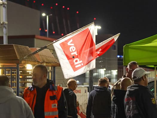 ZDS macht neues Tarifangebot für 11.000 Hafenbeschäftigte in Norddeutschland