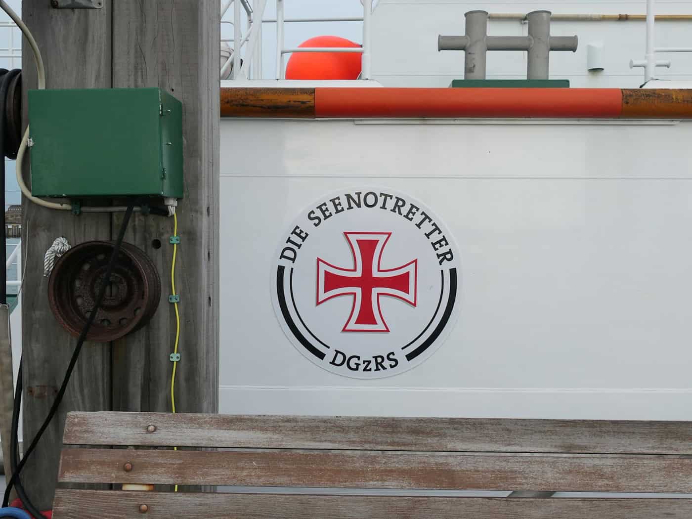 Seenotretter befreien Segler aus lebensgefährlicher Lage