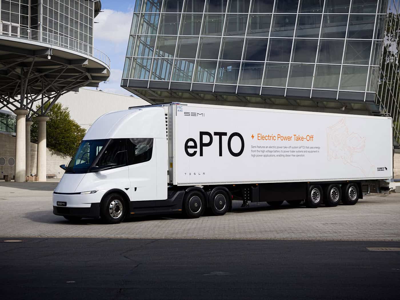 Tesla bringt E-Lastwagen 2027 nach Europa