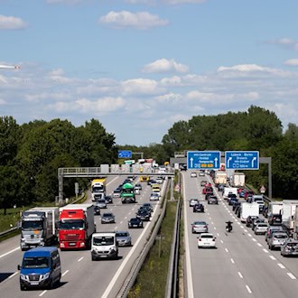 Viel Verkehr wegen A1-Brückensperrung Richtung Bremen