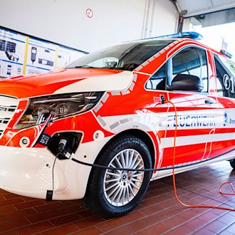 Elektrische Notarztwagen ergänzen Rettungsdienste in Bremerhaven und Rotenburg (Wümme)