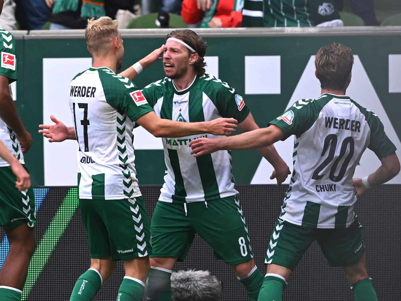 Mitchell Weiser schießt Werder im Weserstadion spät zum 3:2-Sieg gegen Augsburg
