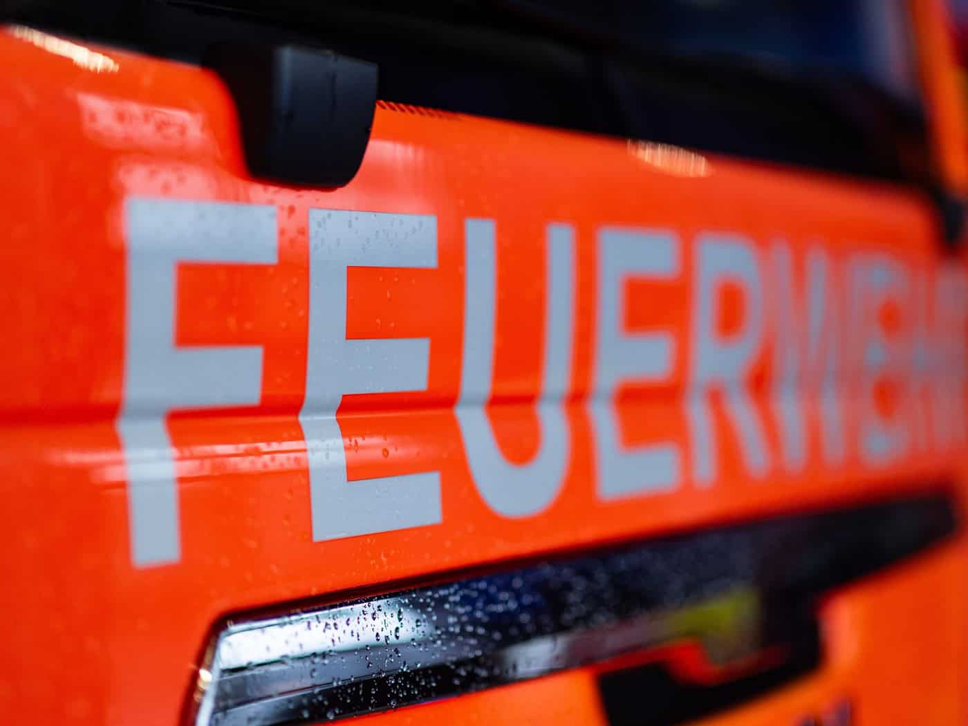 Wohnungsbrand in Buxtehude – Nachbar rettet Mann mit Leiter