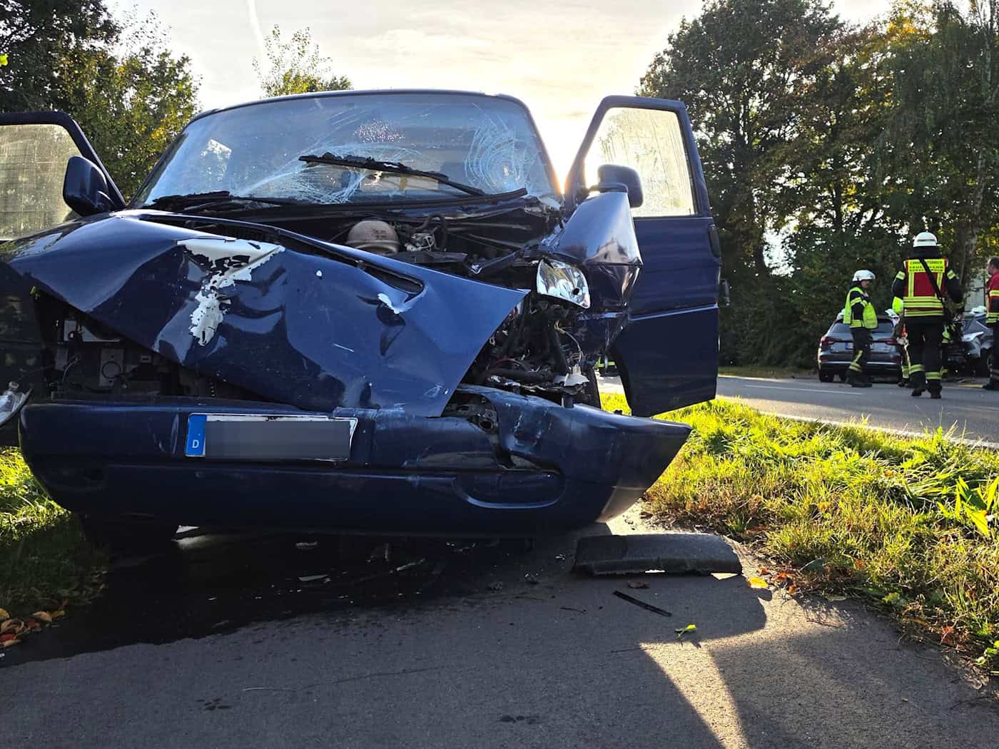 Drei Kinder verletzt bei Unfall auf B214 bei Ankum – insgesamt acht Verletzte