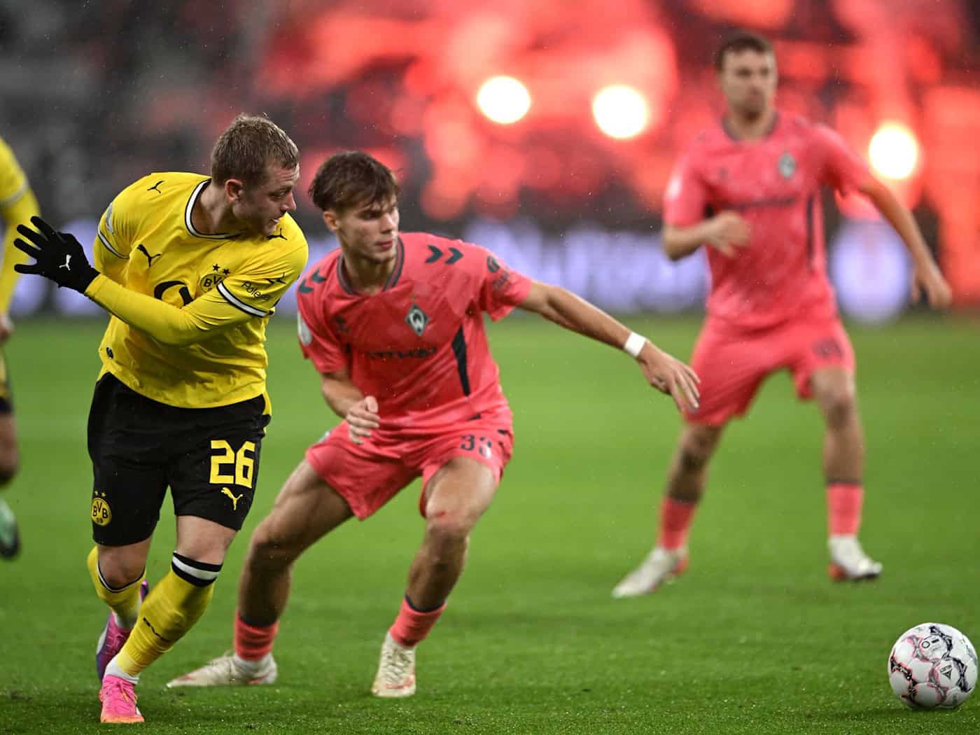 Sabitzer trifft spät: Dortmund bereit für Bayern